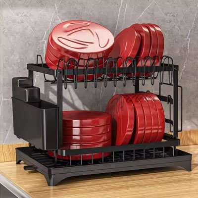 egouttoir vaisselle noir assiettes rouge comptoir bois