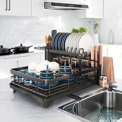 egouttoir vaisselle noir assiettes verres bols ustensiles evier cuisine