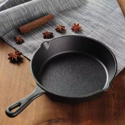 poele en fonte serviette table bois